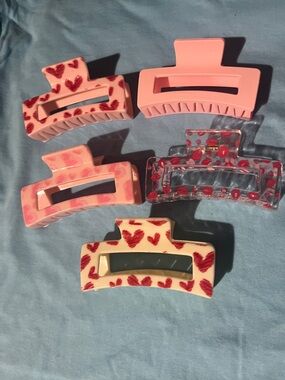 Set of 5 Pink Heart & Kiss Acrylic Hair Claws